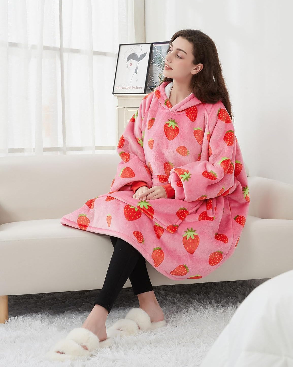 FAYVIOR STRAWBERRY BLANKET HOODIE