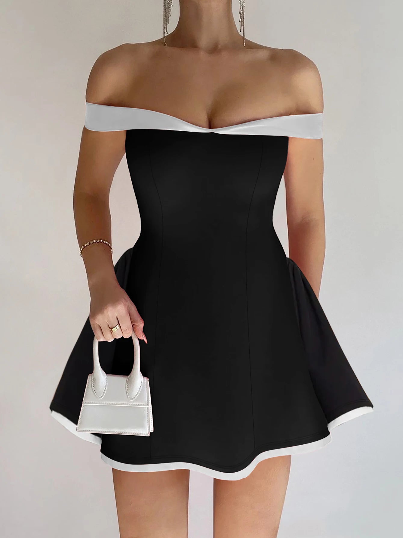 Fayvior Mini Dress